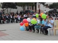 Meydanda Kitap Okudular