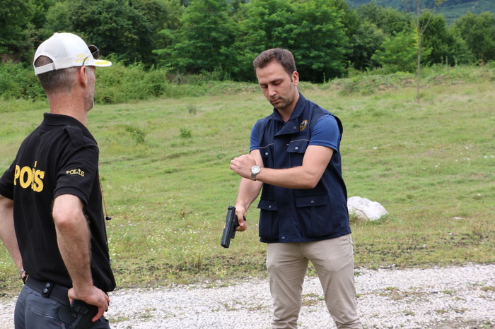 33-002.jpg 33-002.jpg