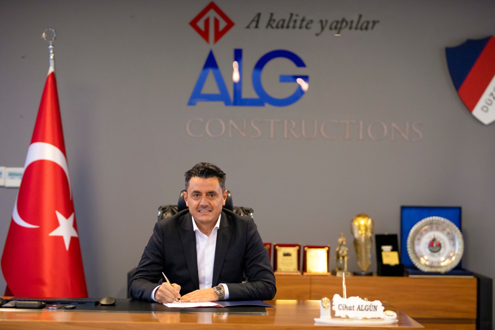 e0f6d6c3-793e-4d6f-9177-397da7b35cde.jpg e0f6d6c3-793e-4d6f-9177-397da7b35cde.jpg