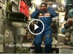 Uzayda Namaz Kılan Malezyalı Astronot (SUBHANALLAH)